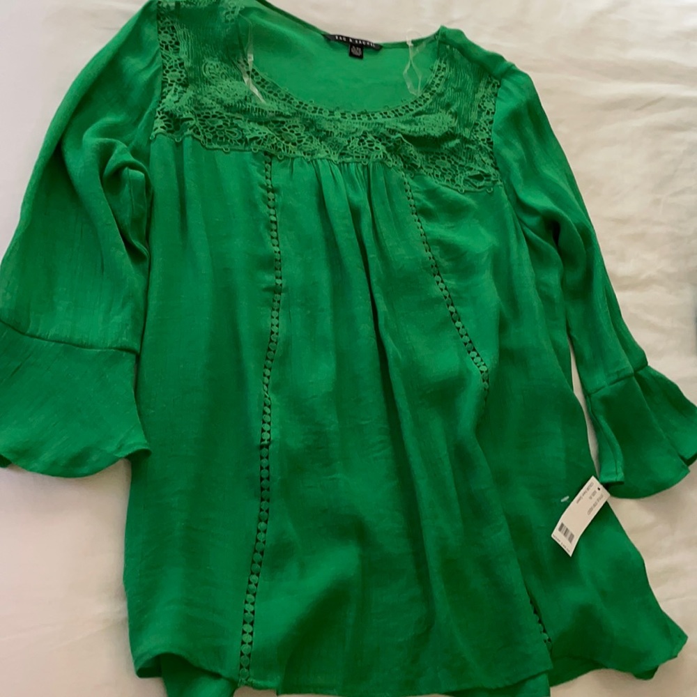 NWT Bright fern green top, size XL.